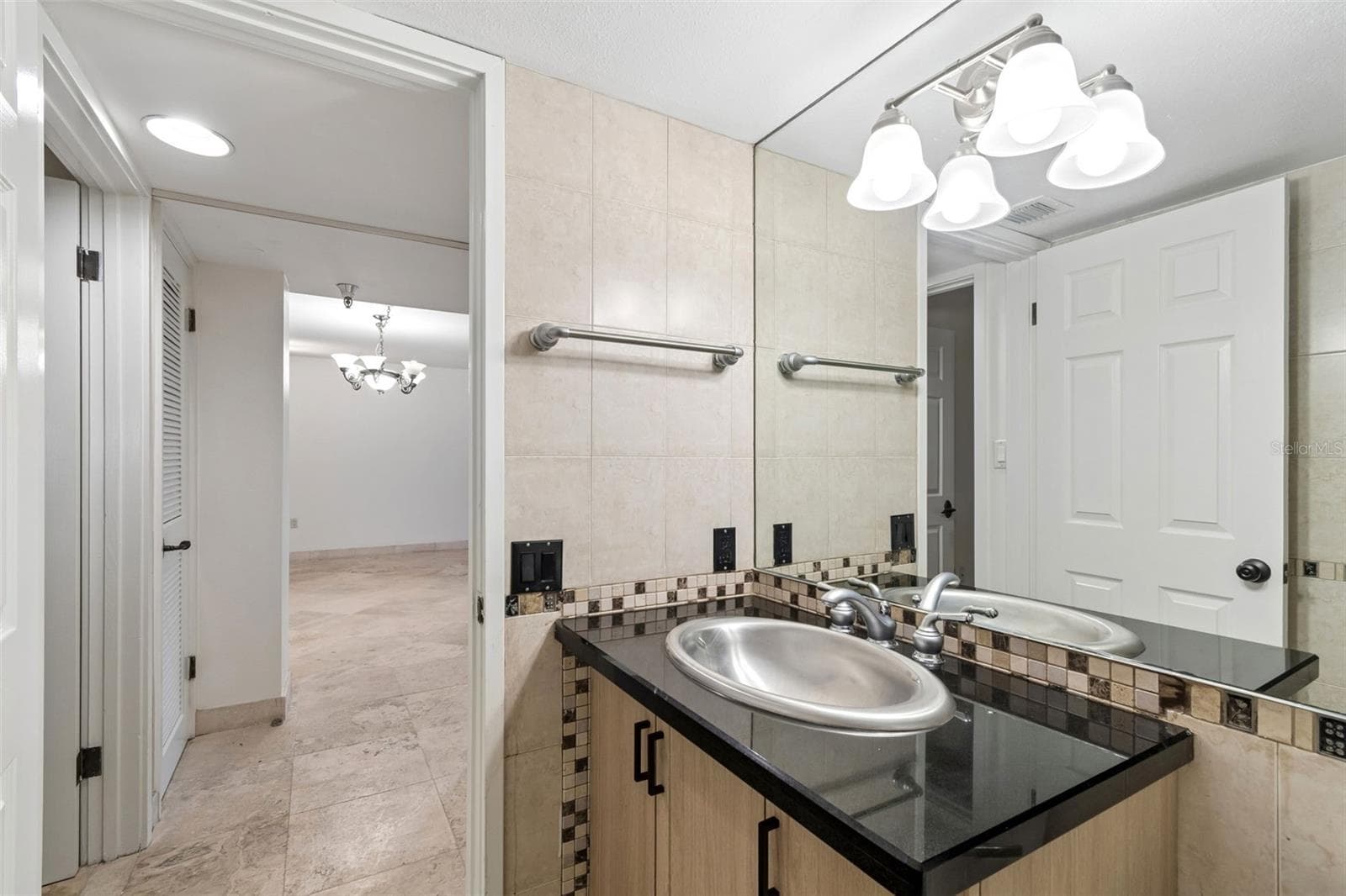 Bath 2 - 2413 BAYSHORE BLVD #1904, TAMPA