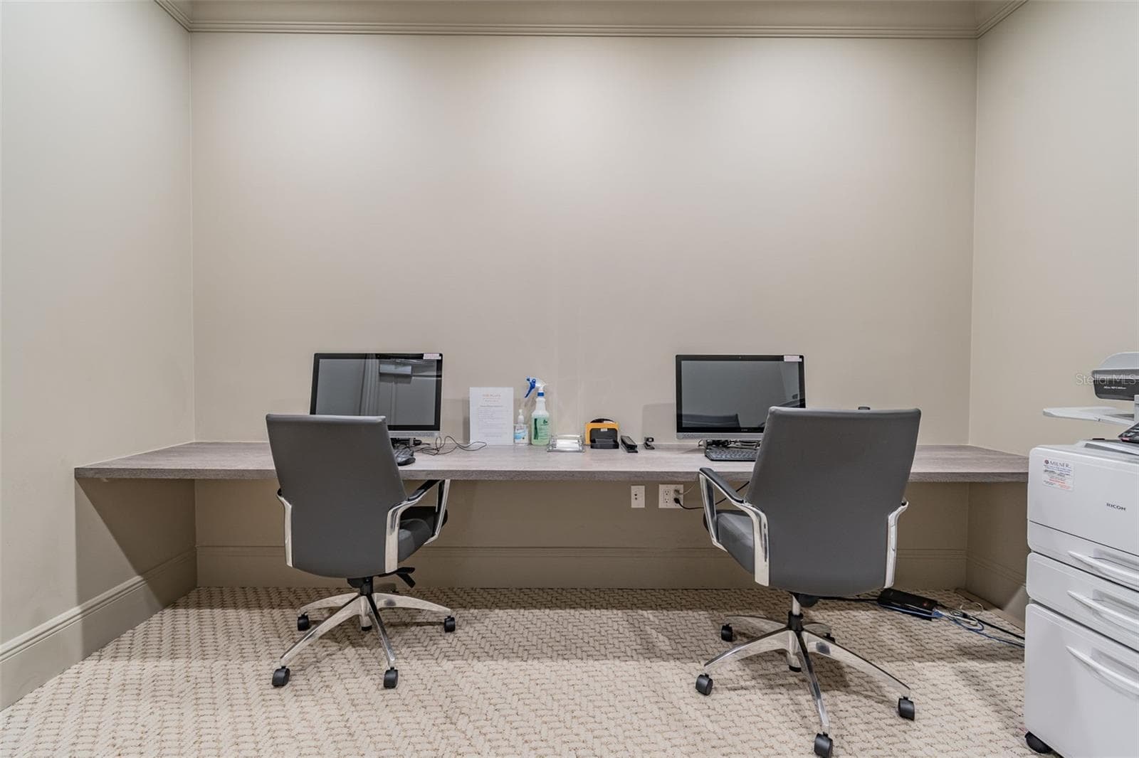 Business Center - 450 KNIGHTS RUN AVE #1501, TAMPA