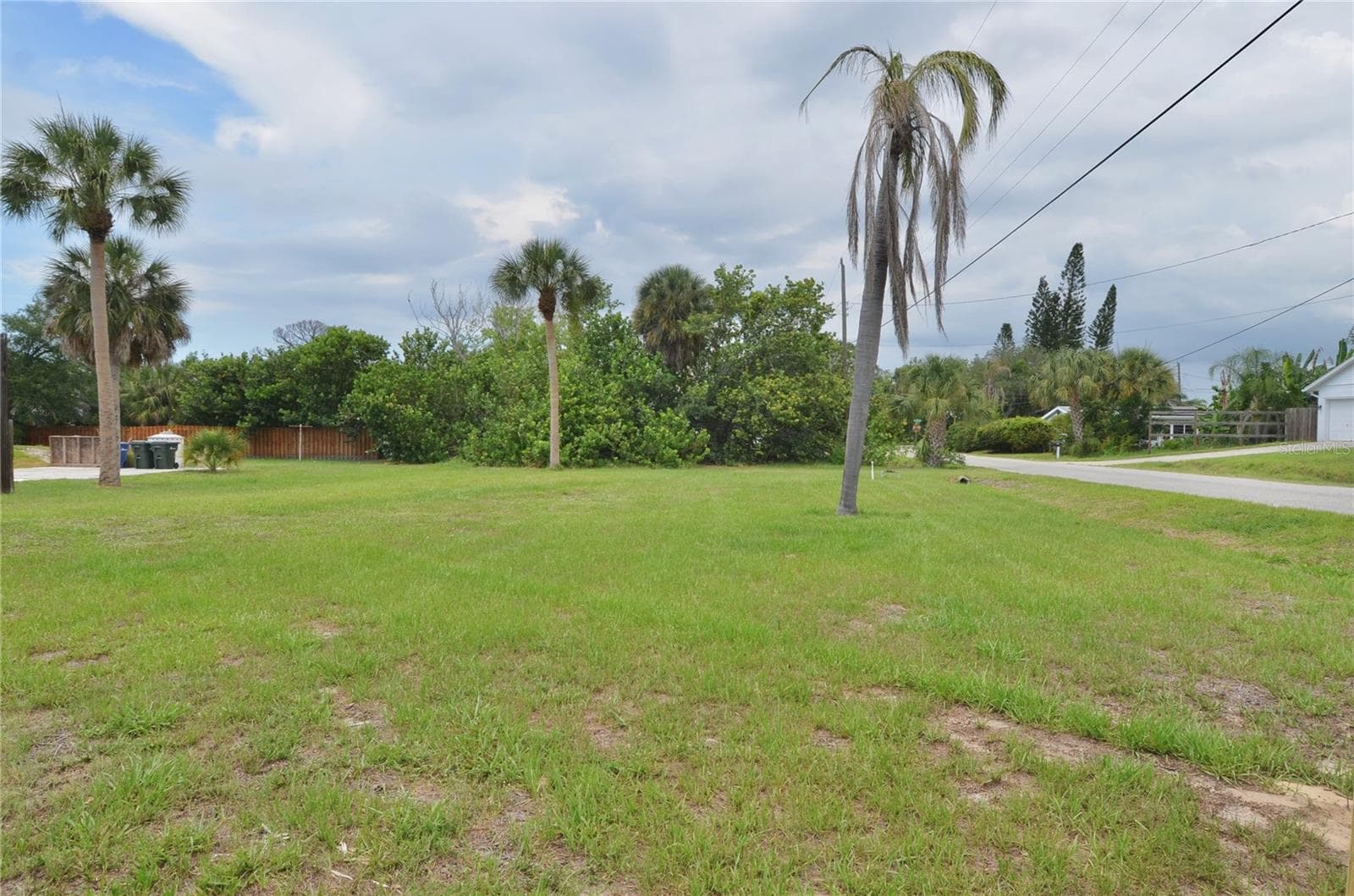610 COQUINA CT