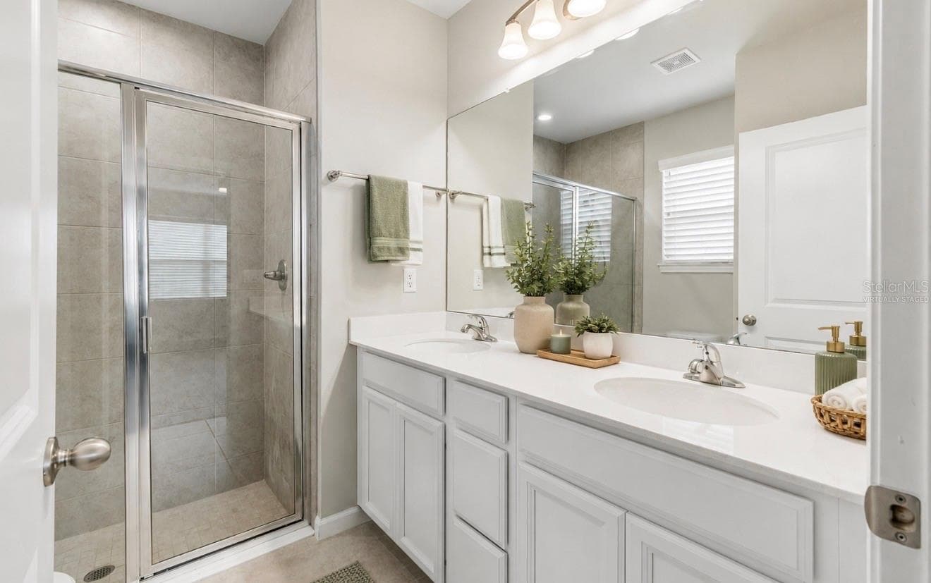 This picture is virtually staged - 18307 TURNING LEAF CIR, LAND O LAKES