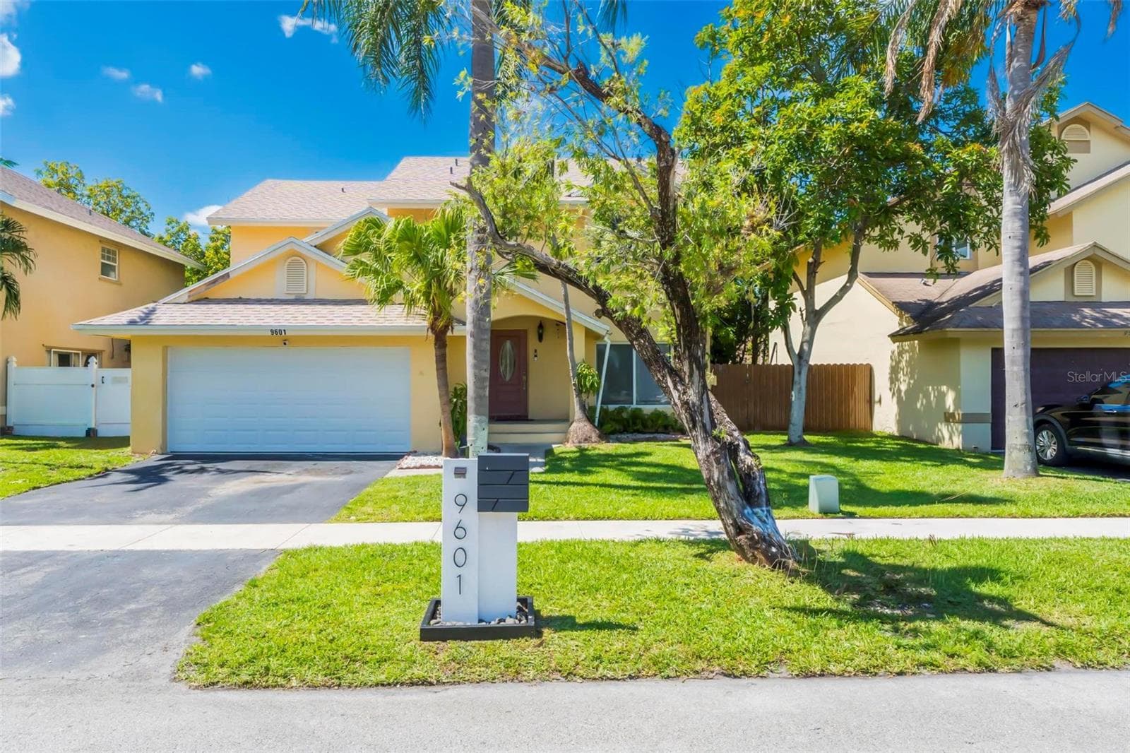 Single Family Residence at 9601 SW 9TH CT, PEMBROKE PINES, photo 6 of 60