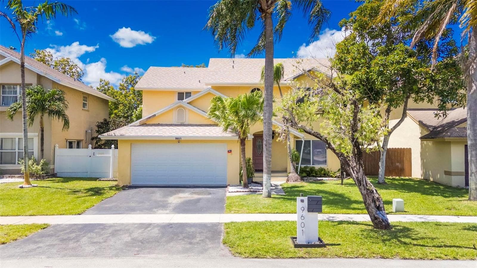 Single Family Residence at 9601 SW 9TH CT, PEMBROKE PINES, photo 7 of 60