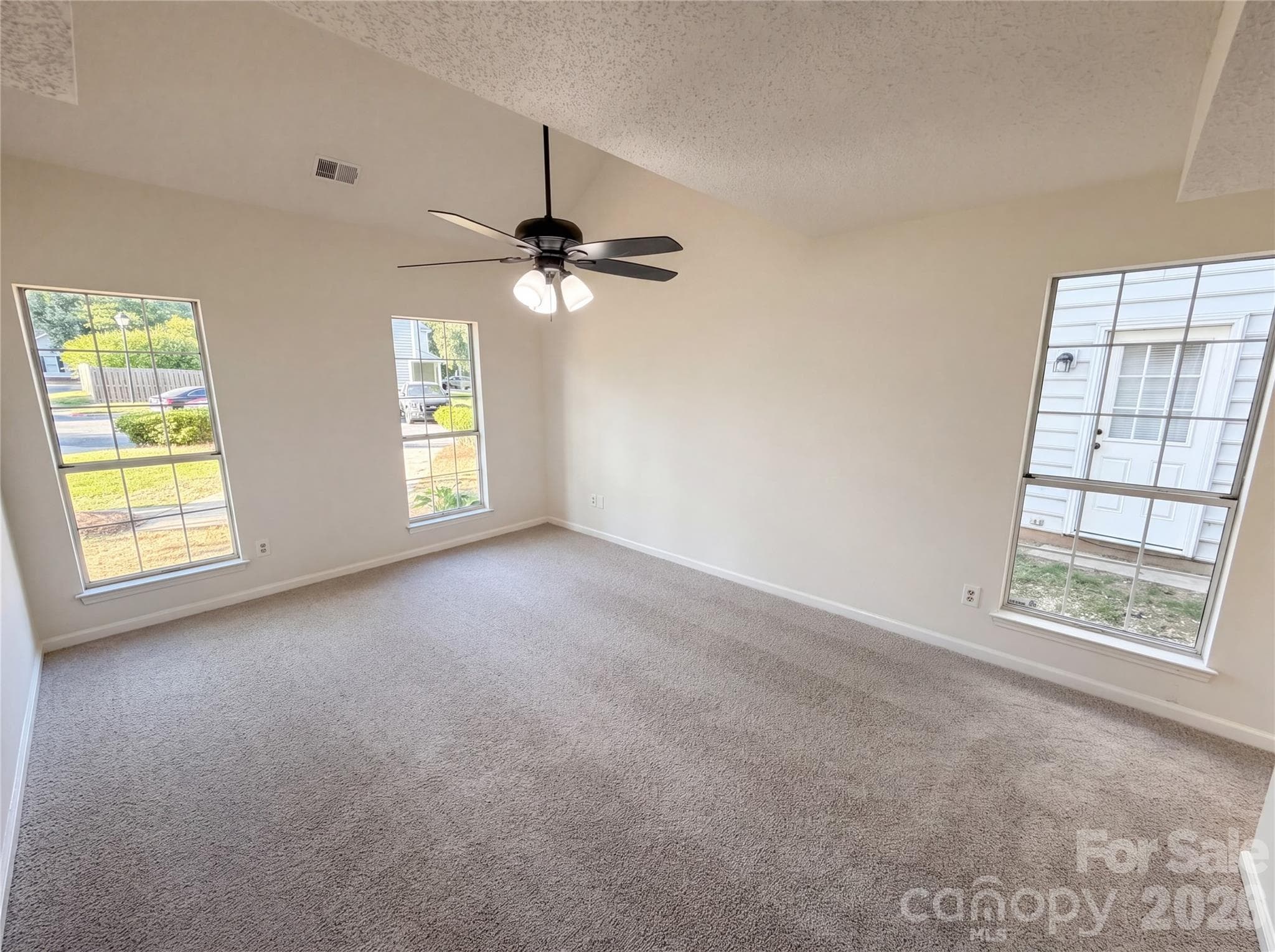 Single Family Residence at 4720 Topsail Court, Charlotte, photo 4 of 23