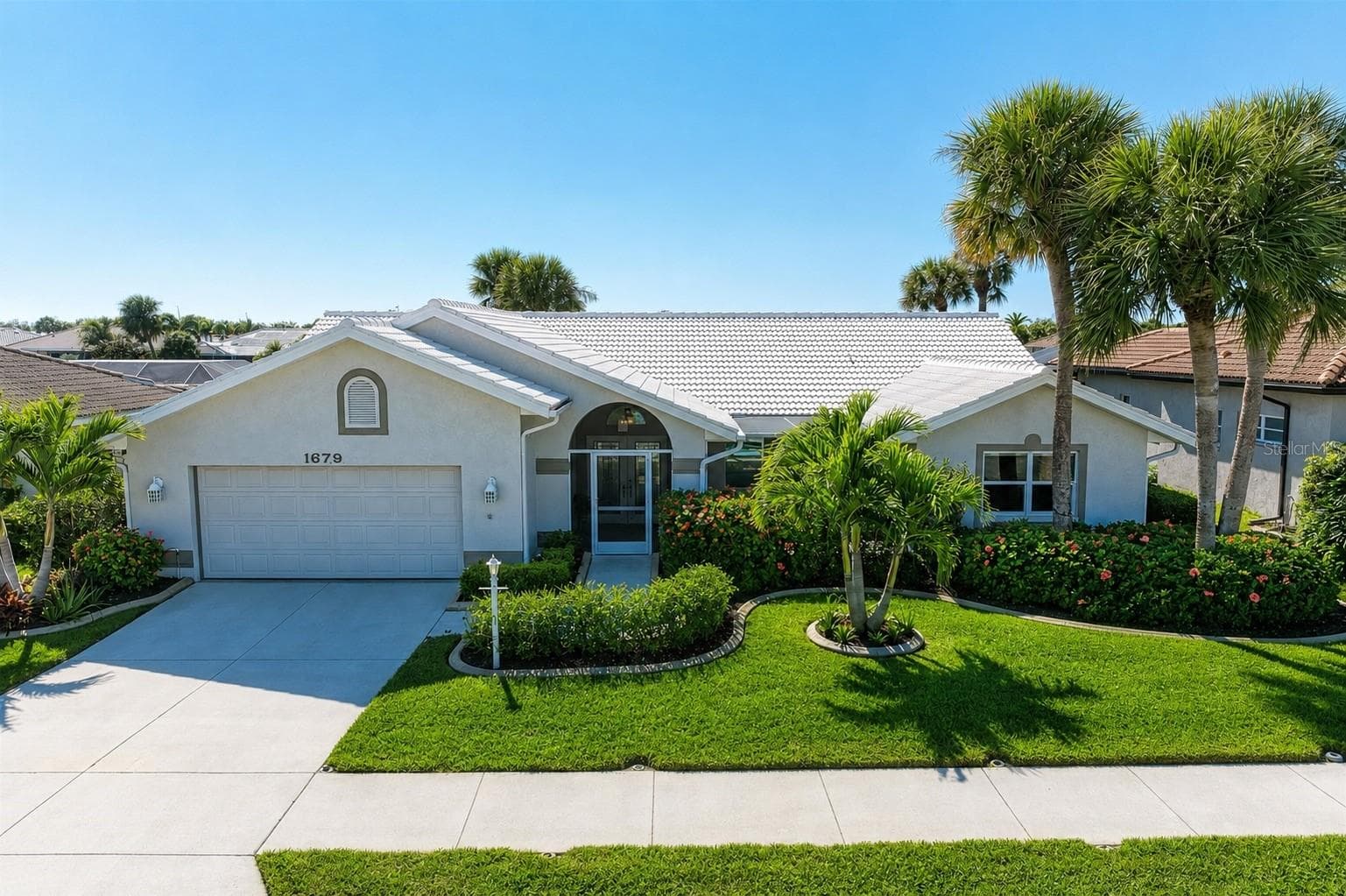 1679 VALLEY DR