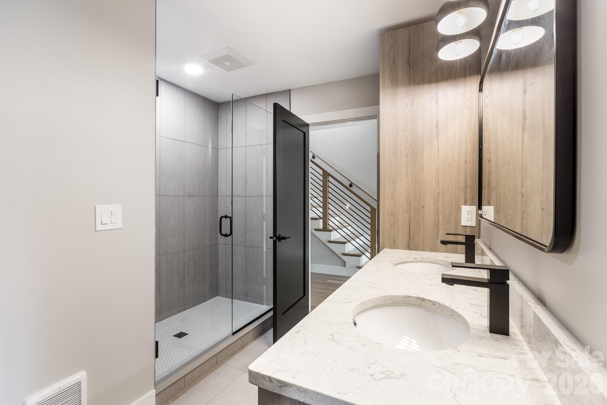 Lower second guest room shared on-suite bathroom 1. - 60 King Horn Ridge, Waynesville