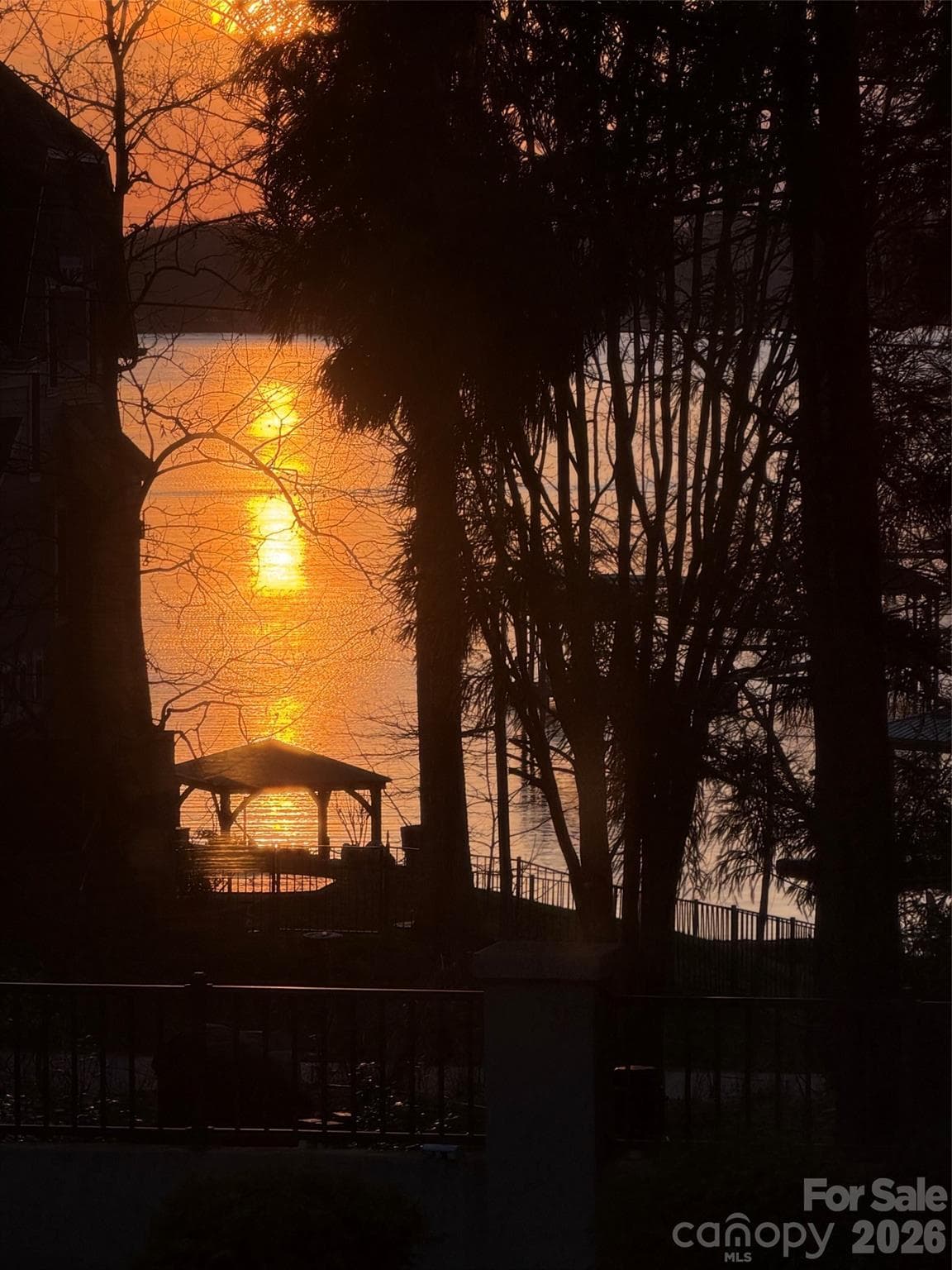 Seasonal Lake View - 168 Dedham Loop, Mooresville