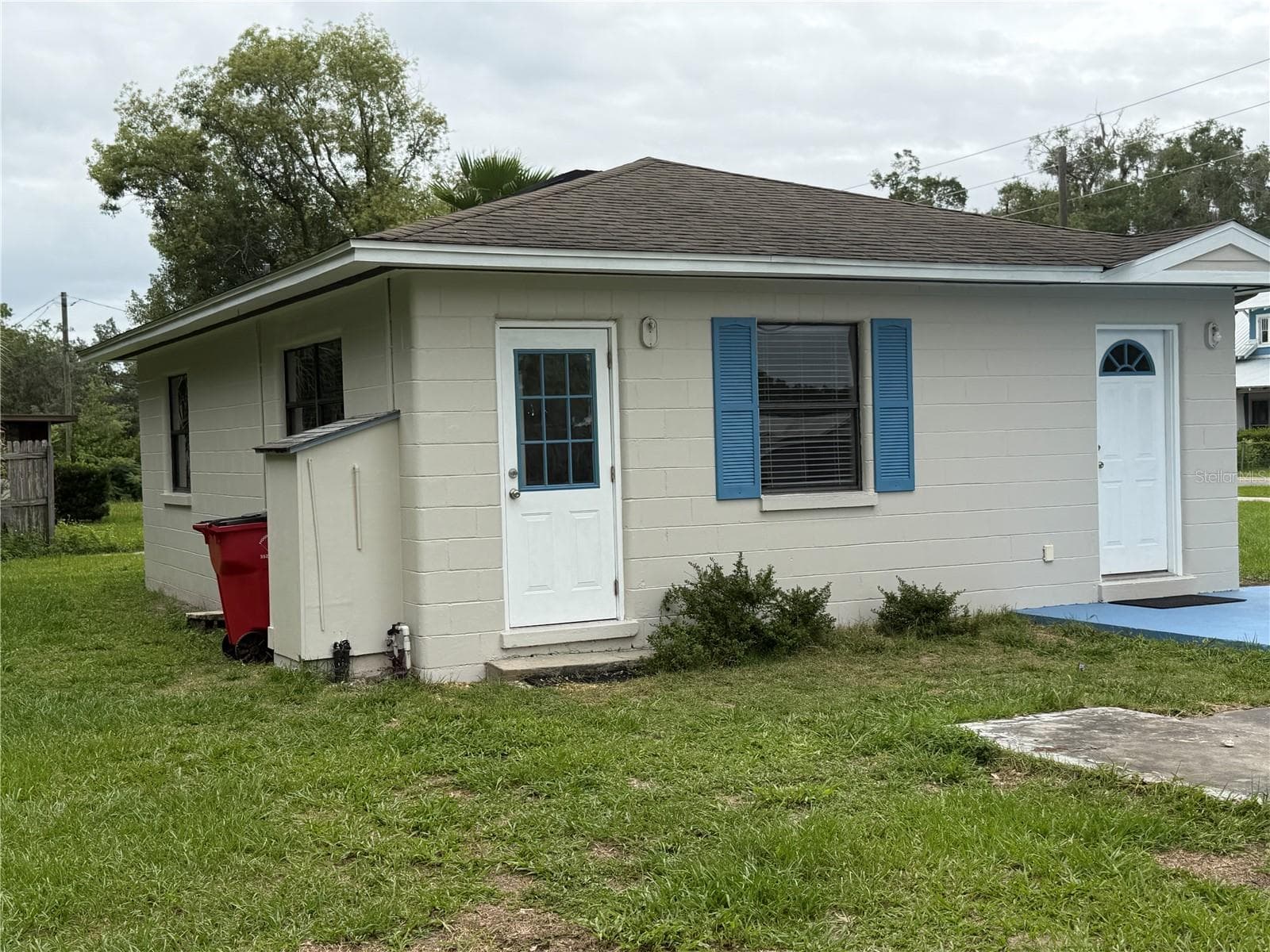 Side View - 2301 E WARM SPRINGS AVE, COLEMAN