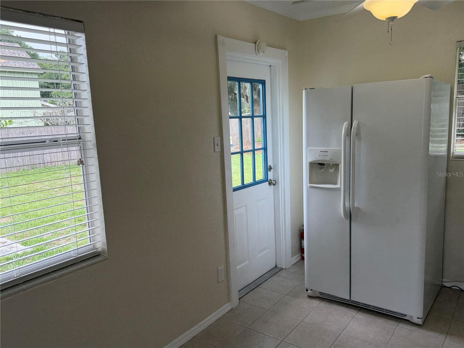 LR to Kit 2nd Entrance View - 2301 E WARM SPRINGS AVE, COLEMAN