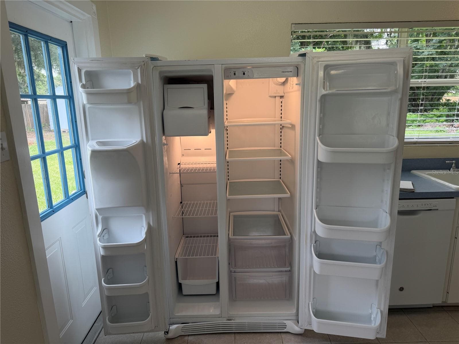 Refrigerator/ Freezer - 2301 E WARM SPRINGS AVE, COLEMAN