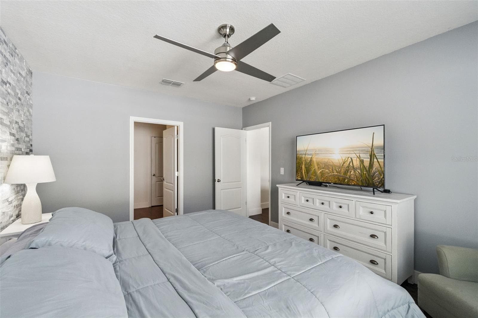 Single Family Residence at 5946 CHURCHILL SQ WAY, GROVELAND, photo 14 of 31