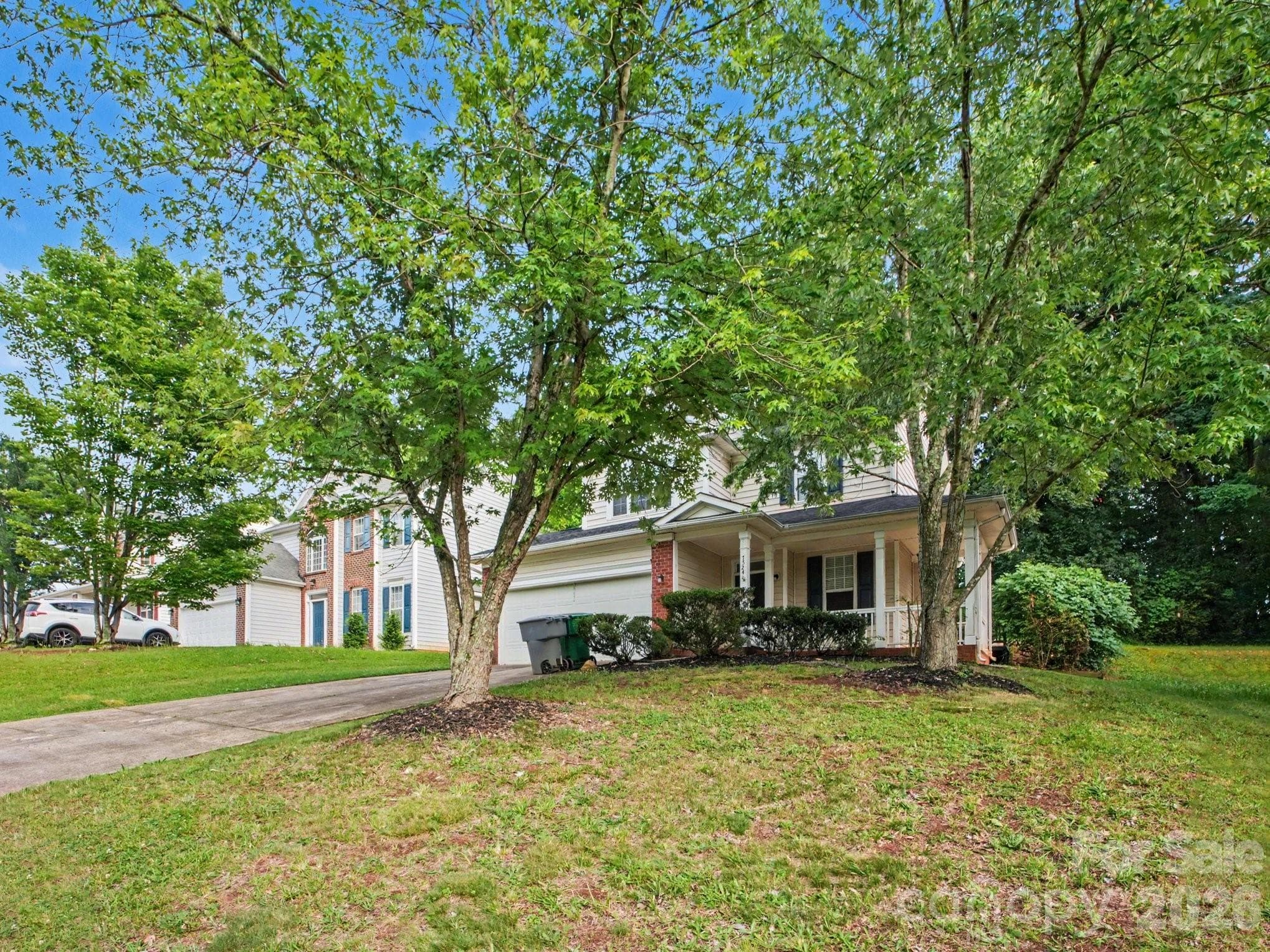 Single Family Residence at 7524 Grabill Drive, Charlotte, photo 3 of 25