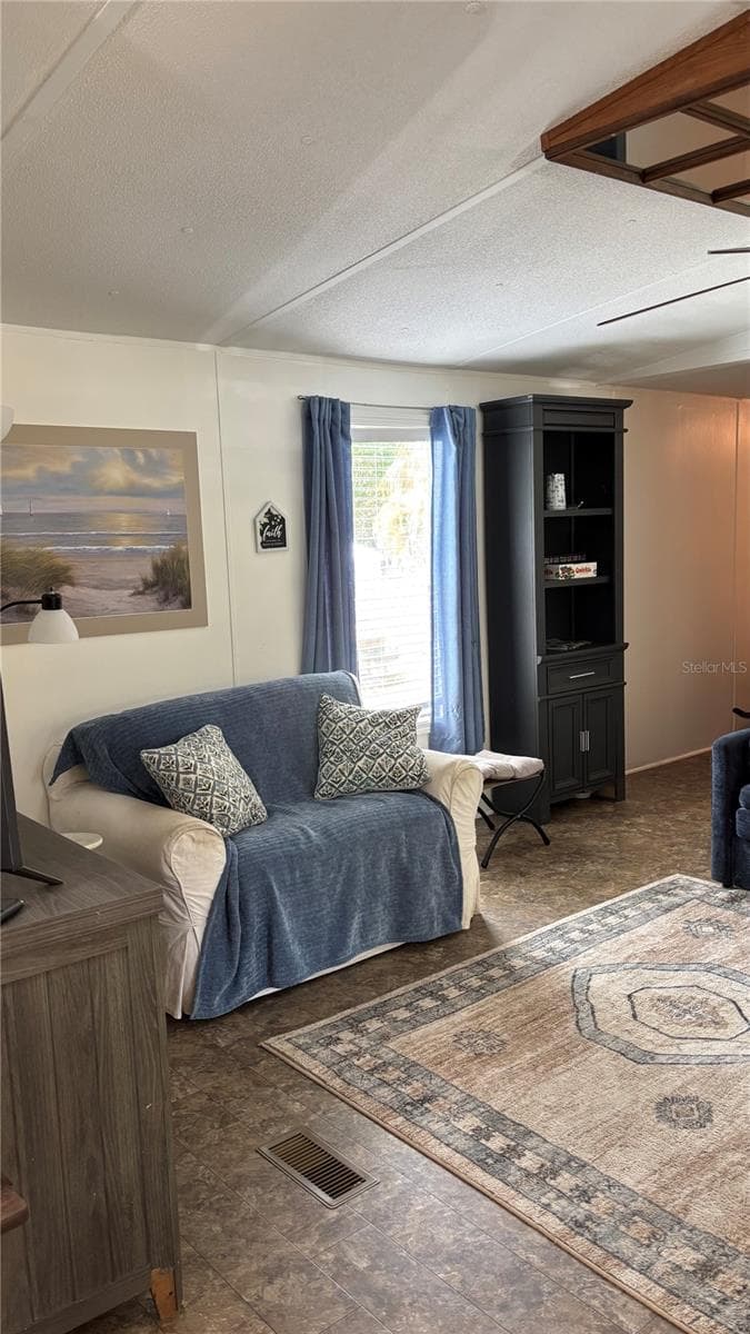 Manufactured Home at 8456 SW STATE ROAD 47, LAKE CITY, photo 4 of 31