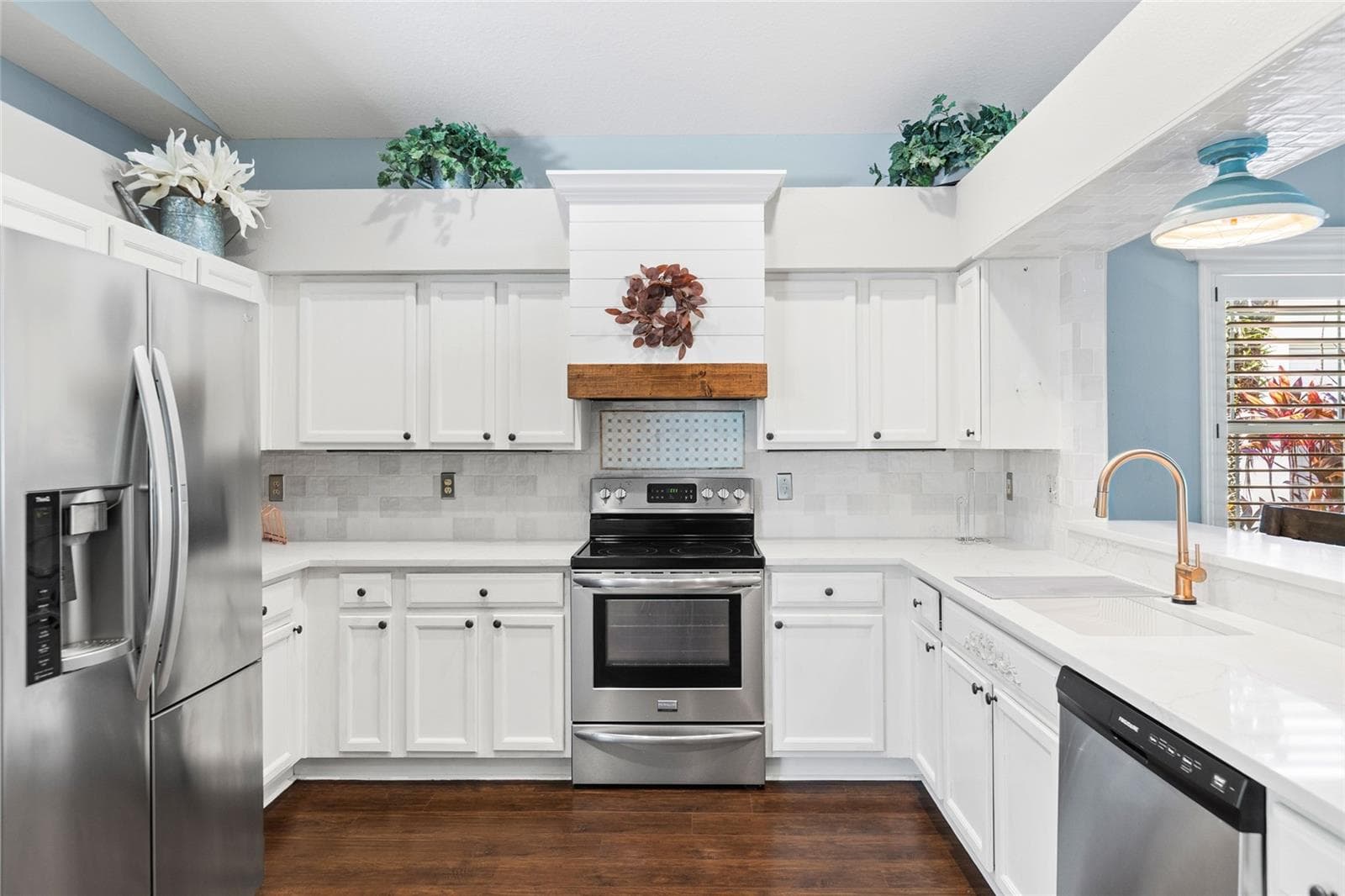 Single Family Residence at 19218 SEA MIST LN, LUTZ, photo 5 of 63
