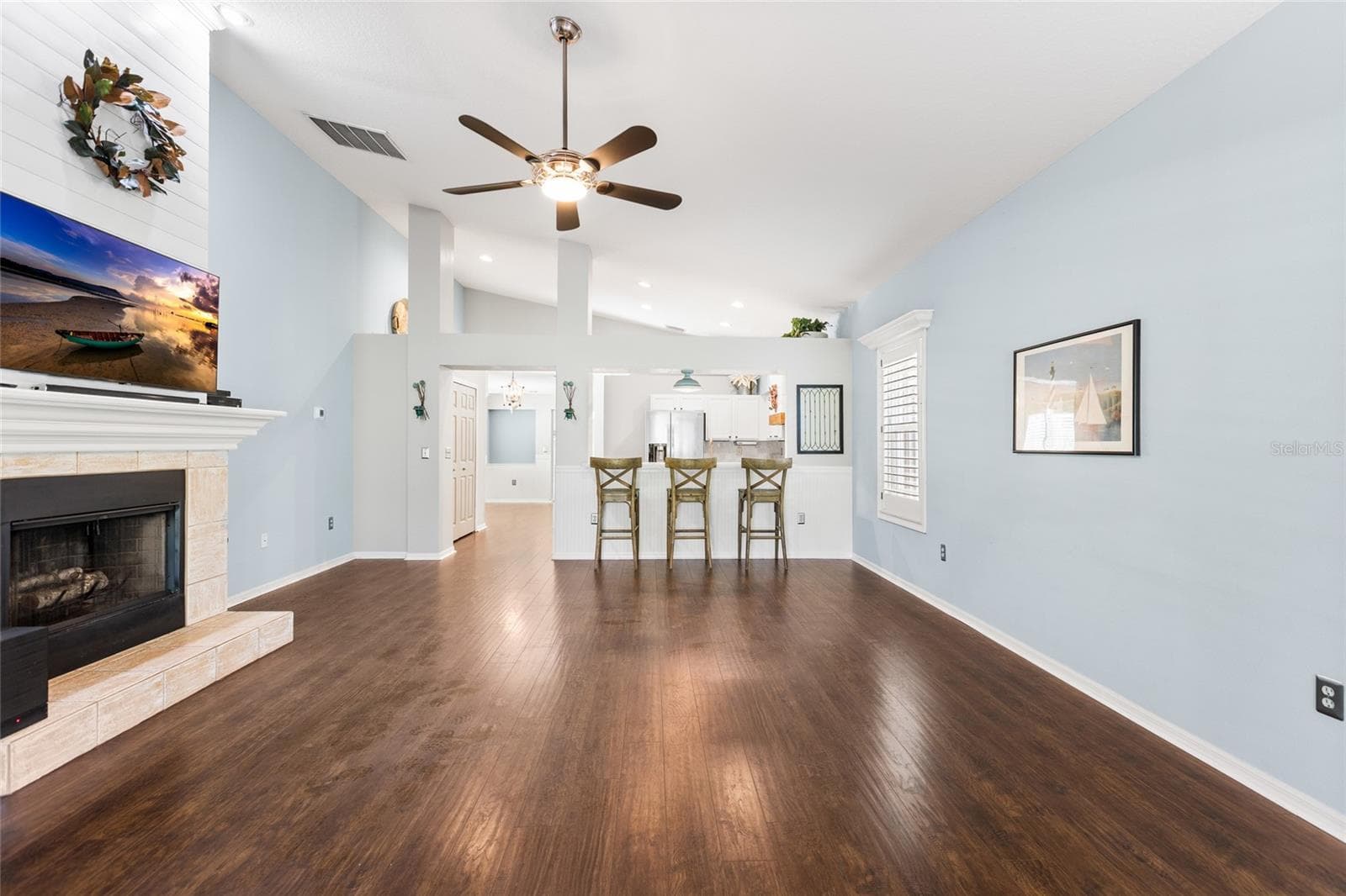 Single Family Residence at 19218 SEA MIST LN, LUTZ, photo 2 of 63