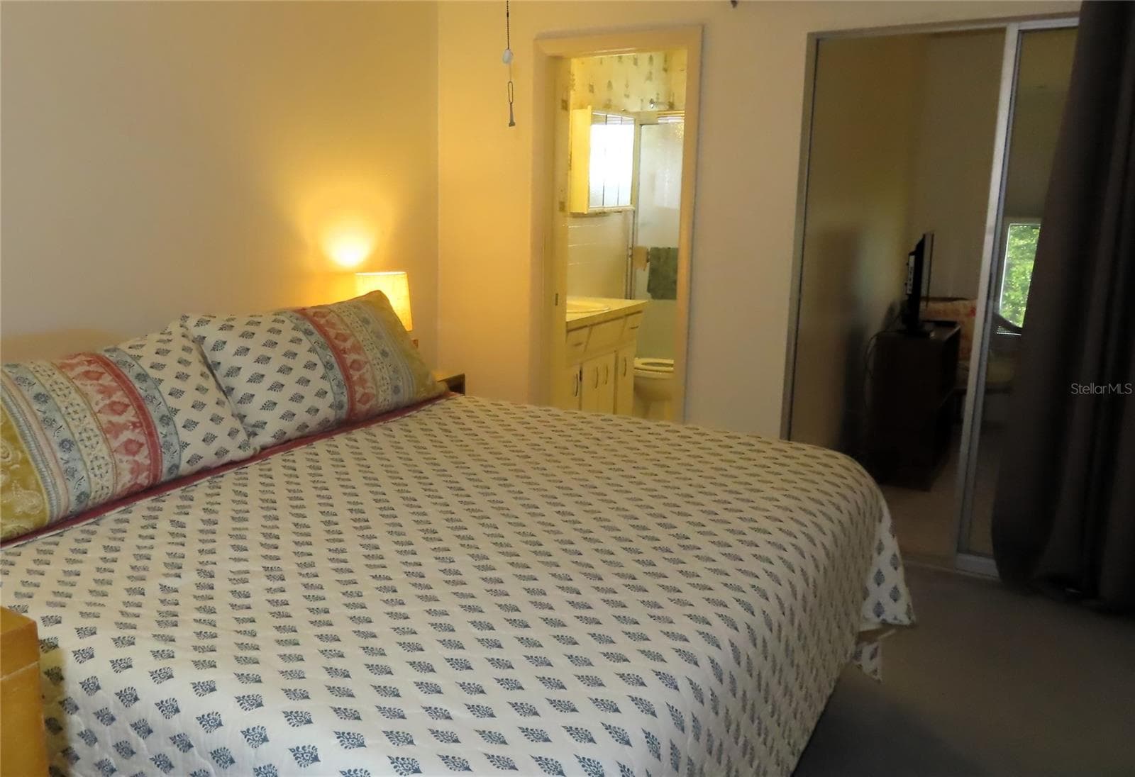 Primary Bedroom with Private Bathroom - 2457 ECUADORIAN WAY #85, CLEARWATER