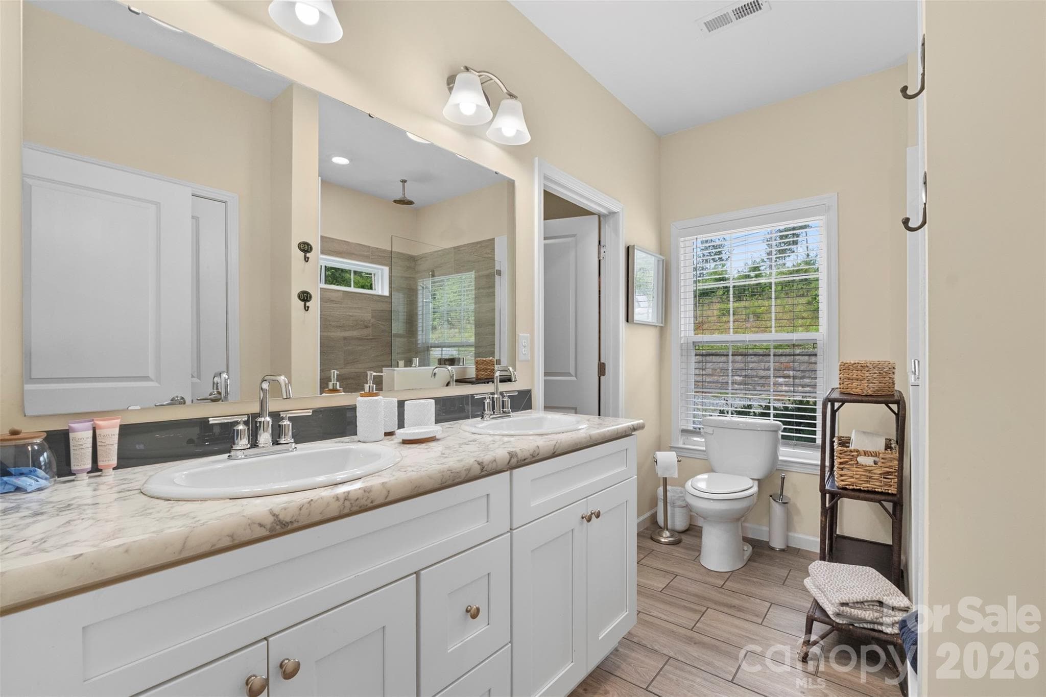 Single Family Residence at Lexington, photo 15 of 48
