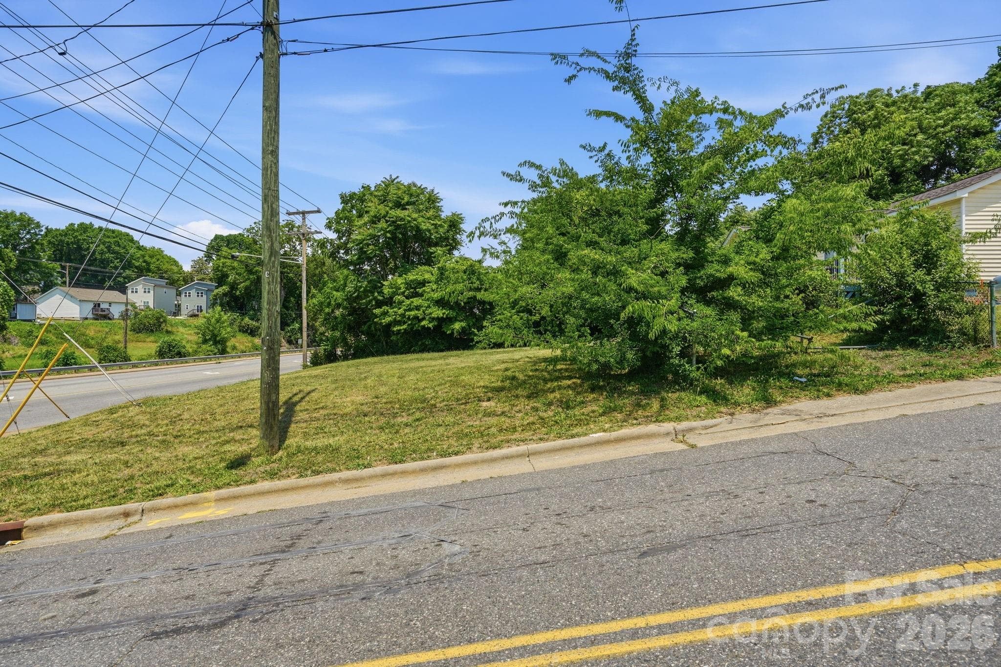 Lot at 412 W Davidson Avenue, Gastonia, photo 4 of 8