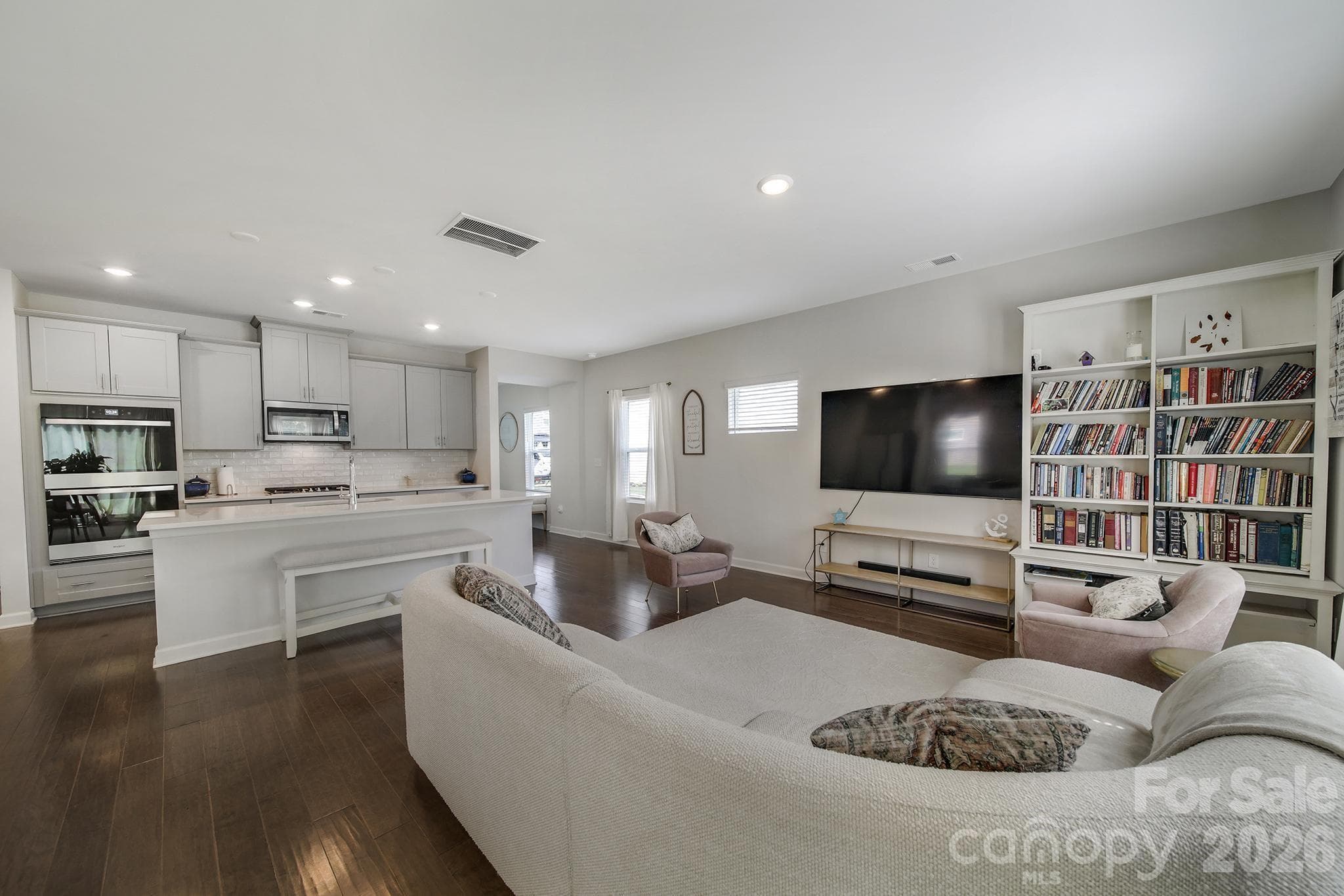 Single Family Residence at 660 Citriadora Street, Fort Mill, photo 10 of 35