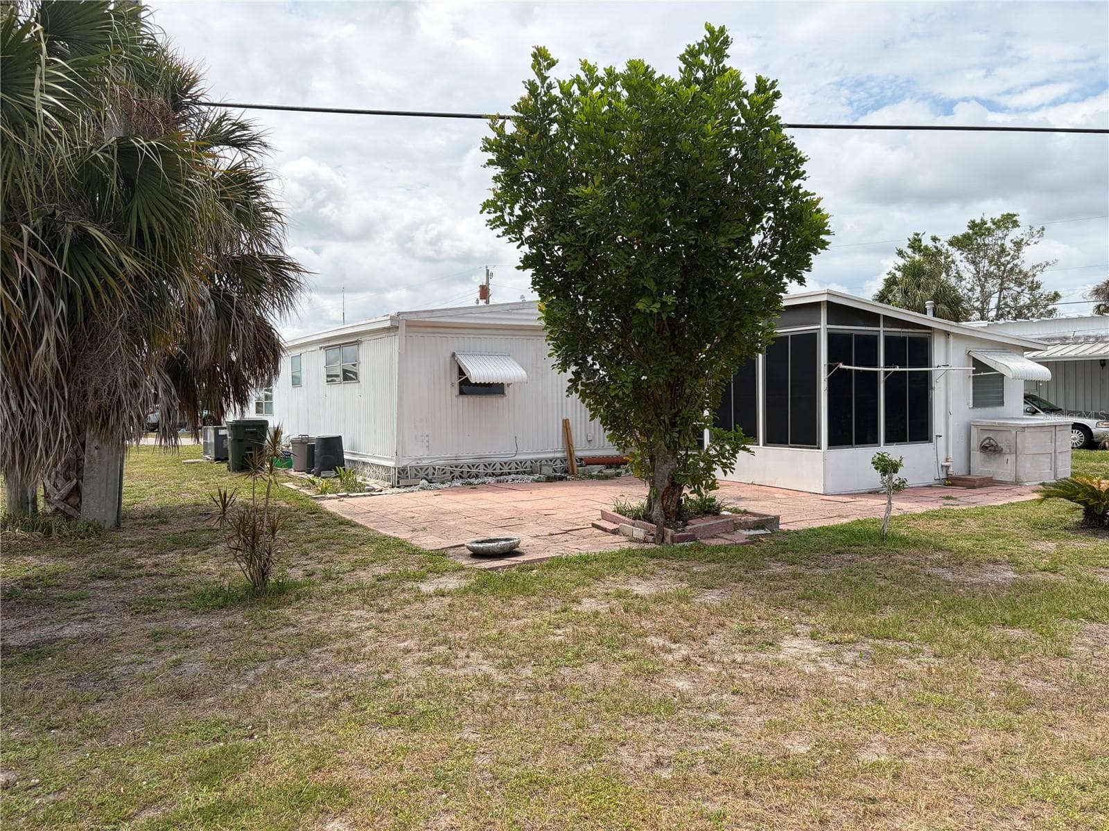 Mobile Home at 1717 PALM SPRINGS ST, SARASOTA, photo 4 of 69