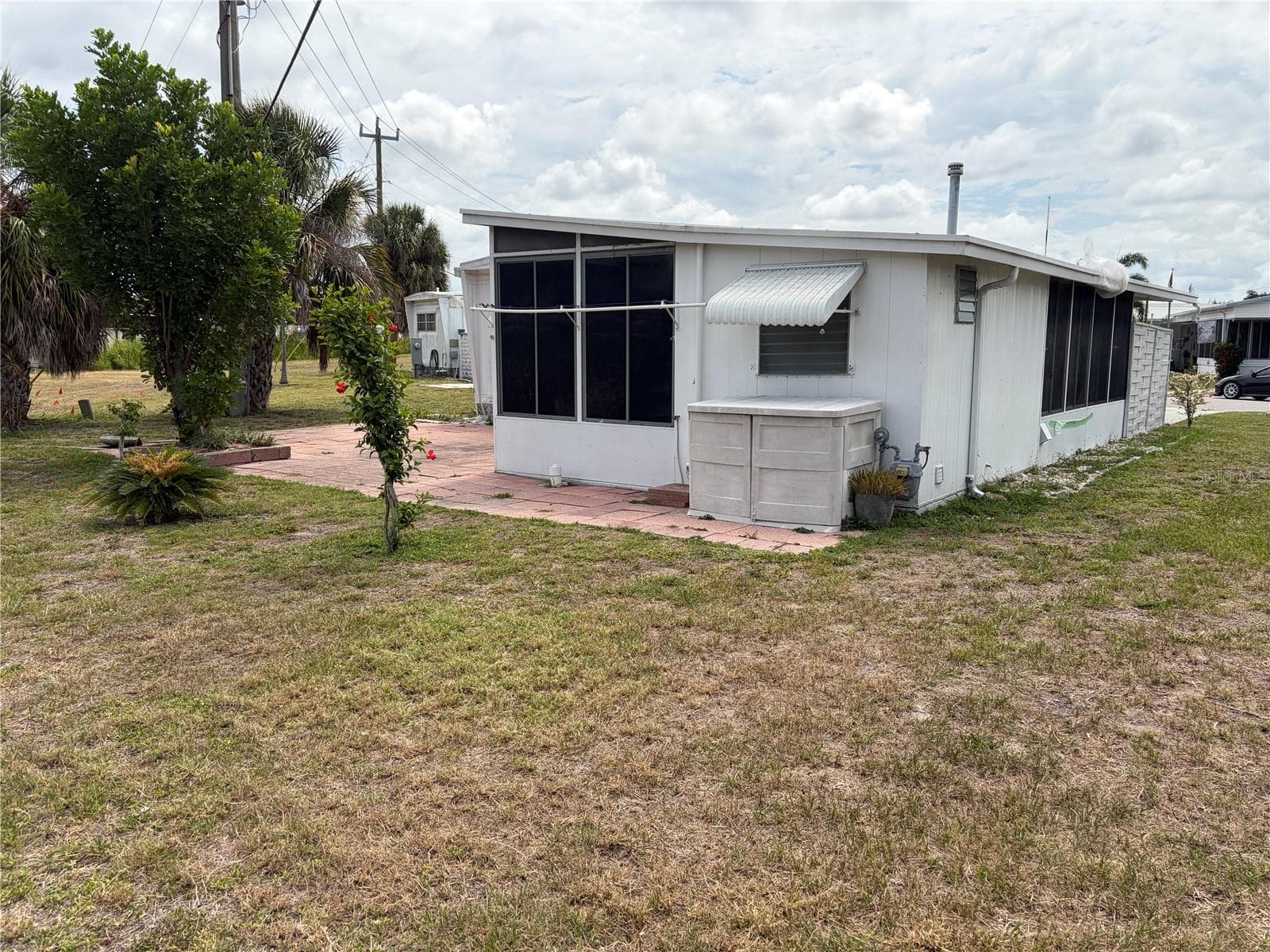 Mobile Home at 1717 PALM SPRINGS ST, SARASOTA, photo 5 of 69