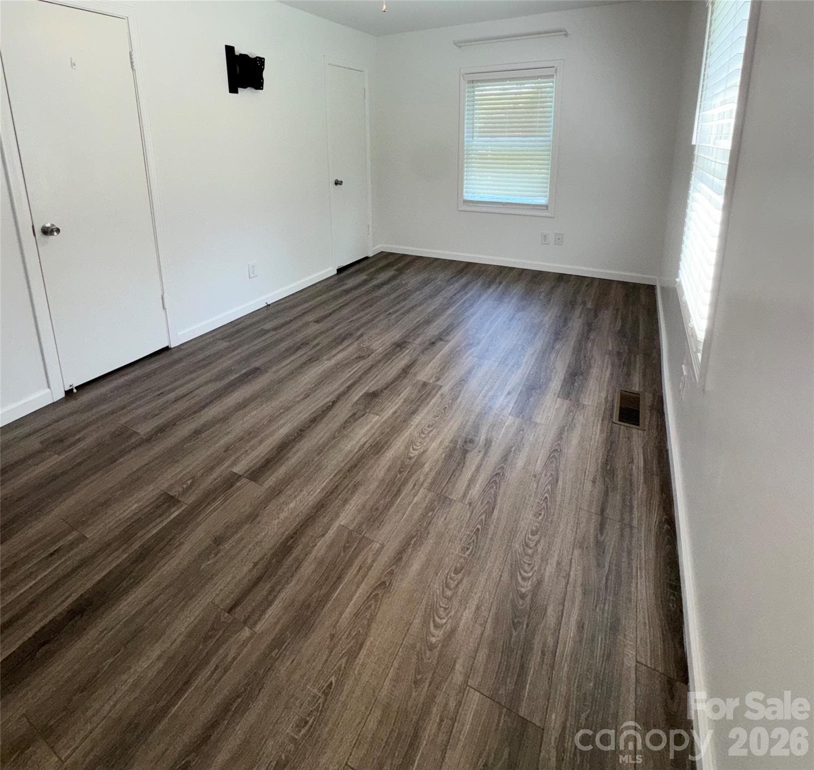 Single Family Residence at 84 E Hunt Drive, Nebo, photo 14 of 21