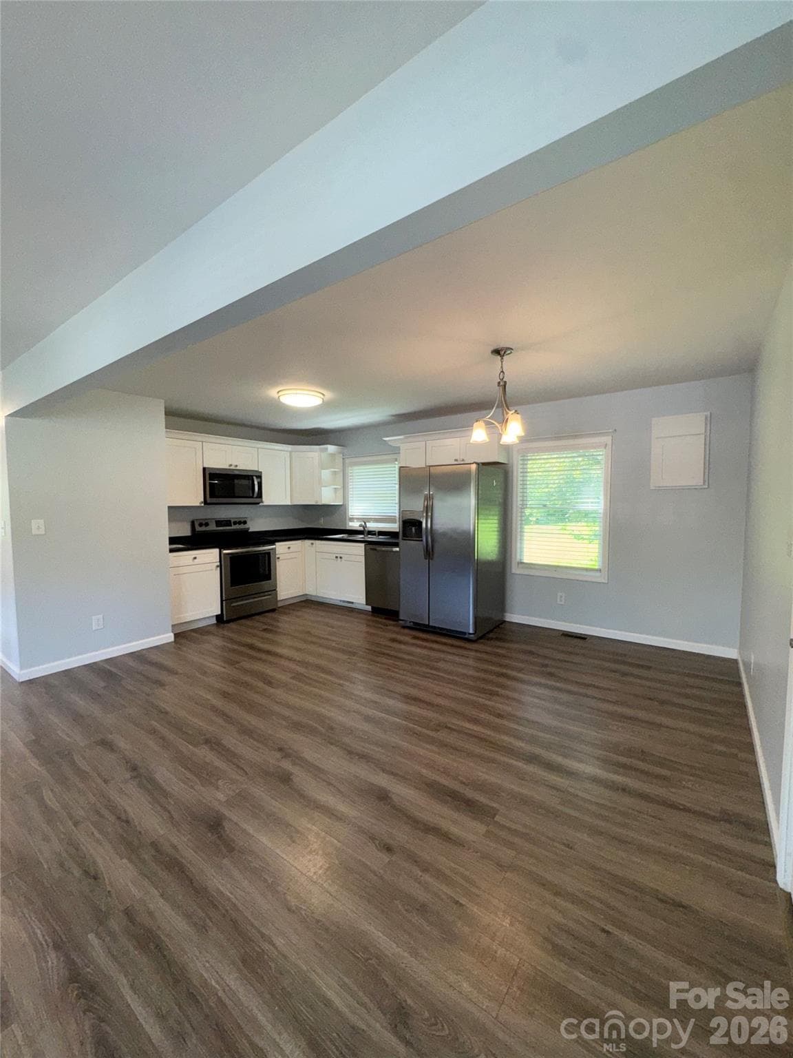 Single Family Residence at 84 E Hunt Drive, Nebo, photo 7 of 21