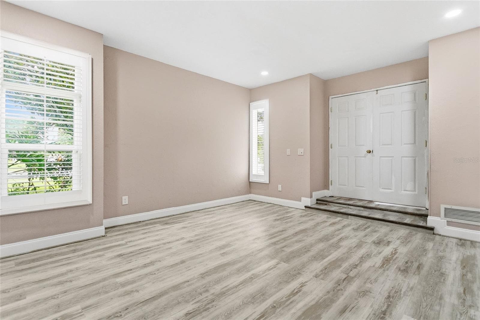 Single Family Residence at 3736 LAKE MARGARET DR, ORLANDO, photo 4 of 38
