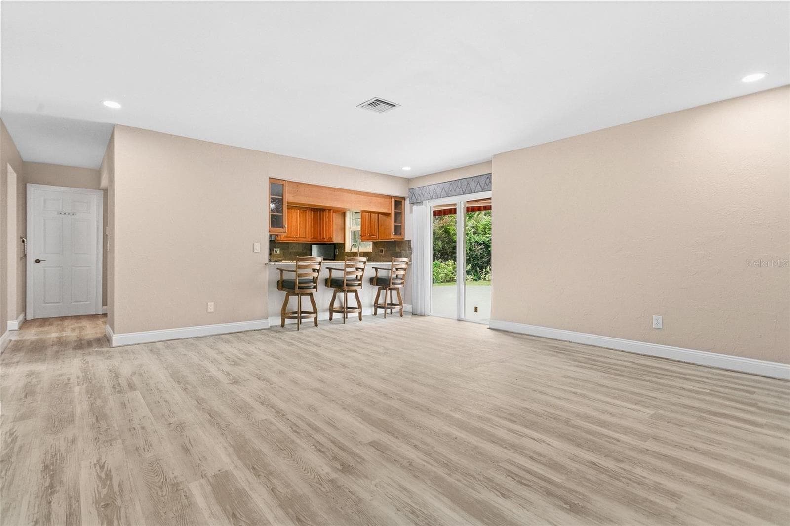 Single Family Residence at 3736 LAKE MARGARET DR, ORLANDO, photo 9 of 38