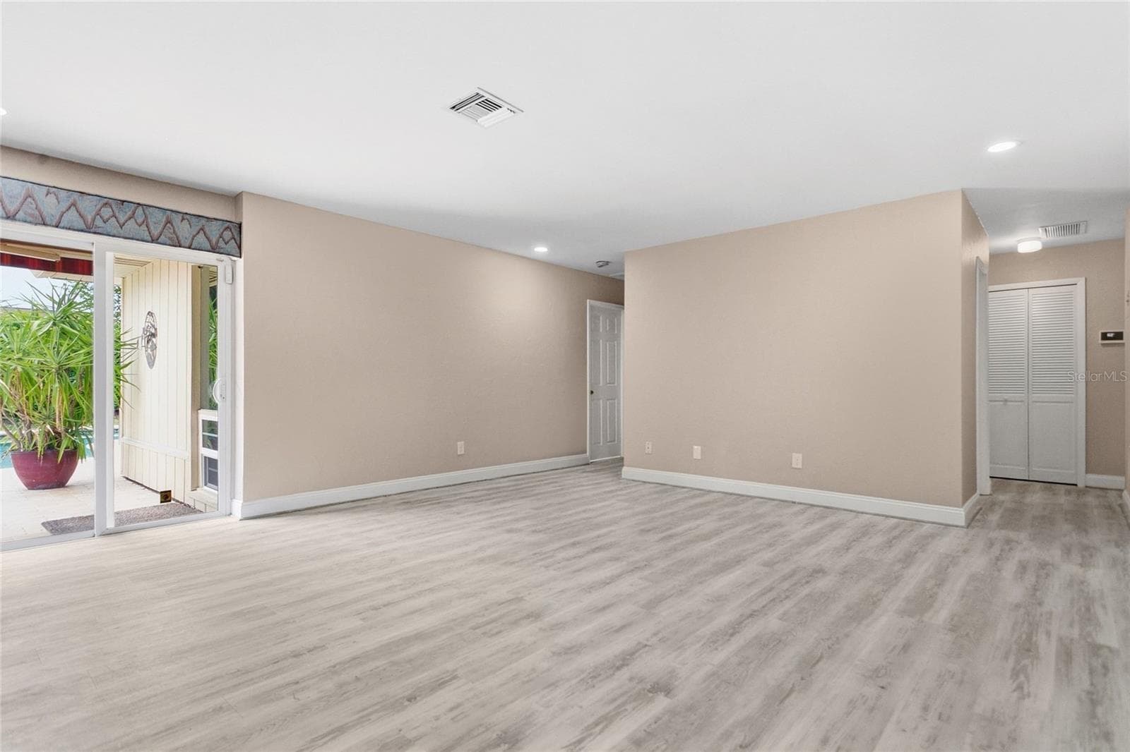 Single Family Residence at 3736 LAKE MARGARET DR, ORLANDO, photo 10 of 38