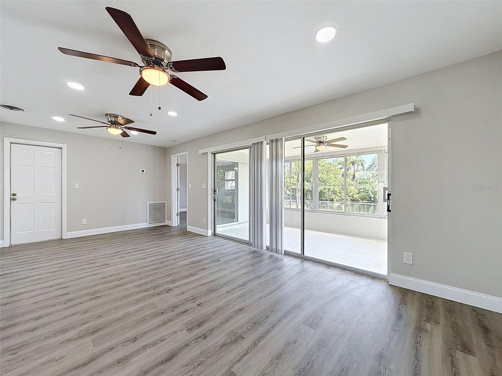 Single Family Residence at 307 87TH AVE NE, ST PETERSBURG, photo 5 of 28