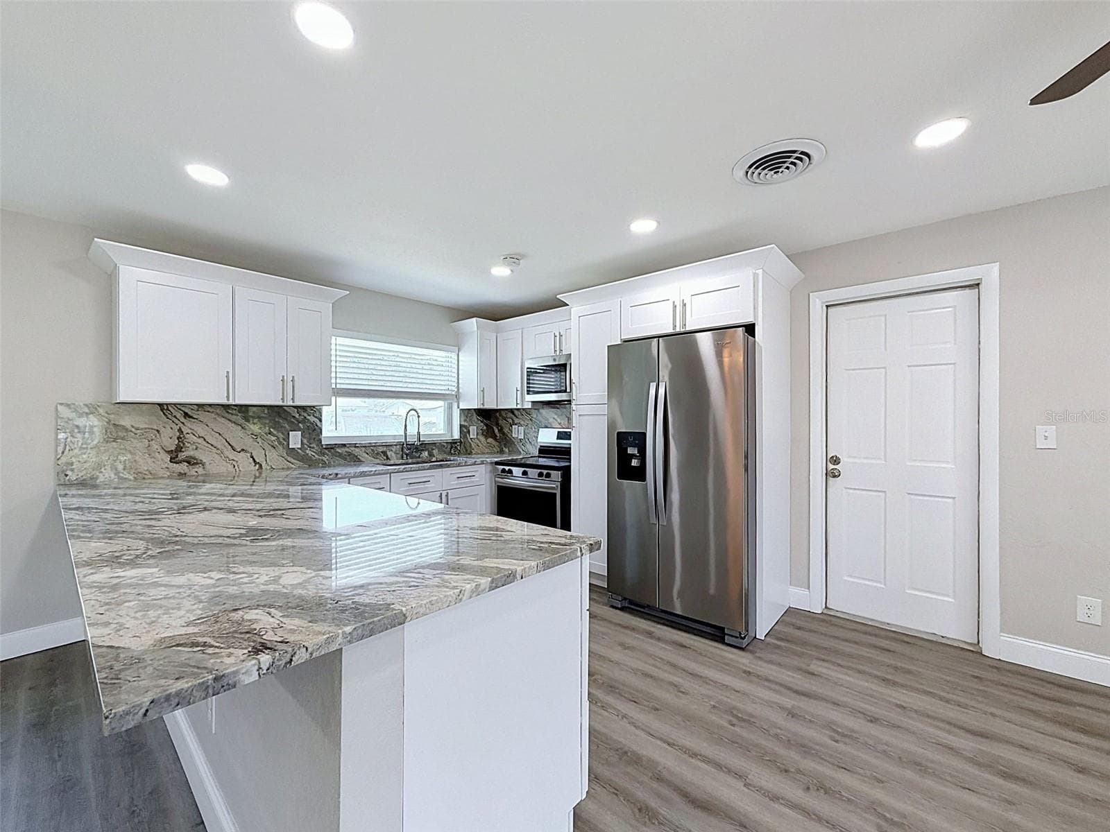 Single Family Residence at 307 87TH AVE NE, ST PETERSBURG, photo 8 of 28