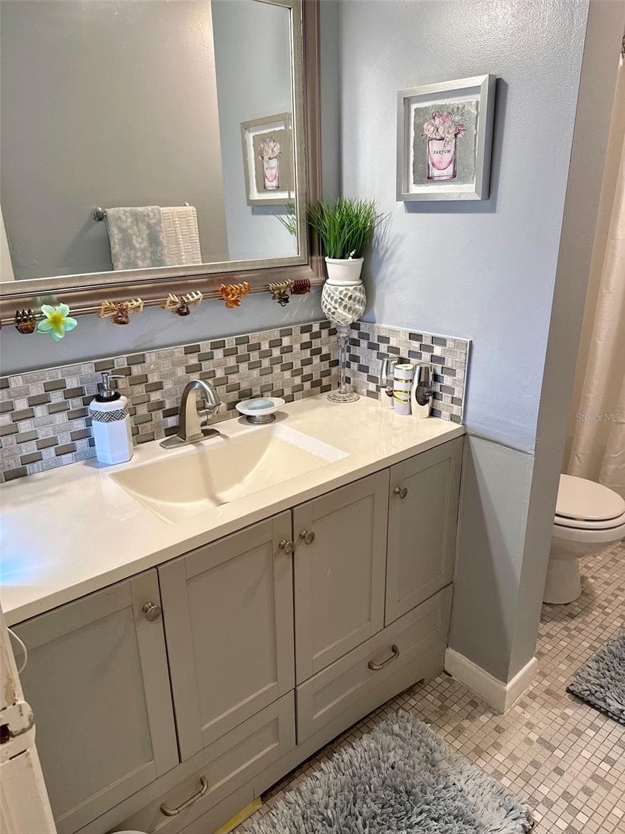 Bathroom vanity - 5357 81ST ST N #15, ST PETERSBURG