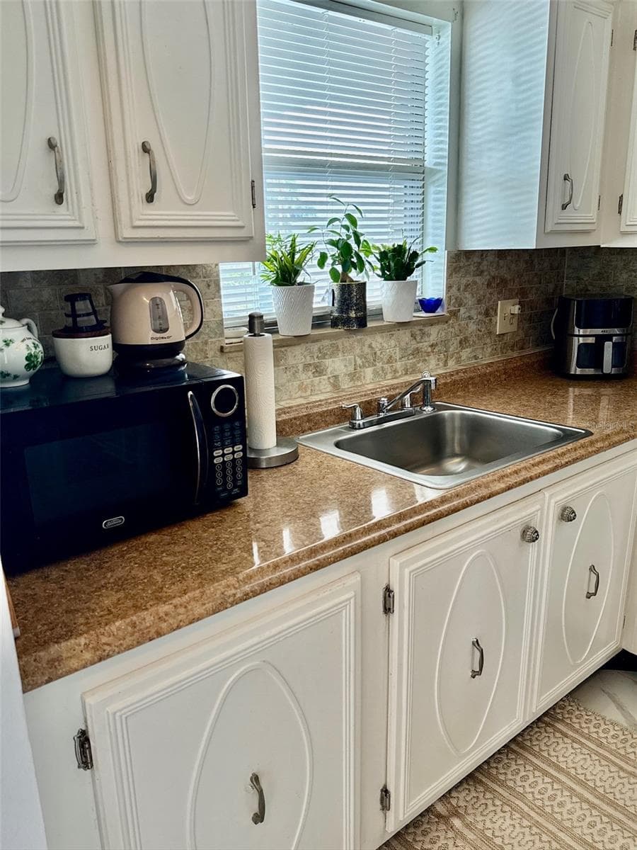 Kitchen - 5357 81ST ST N #15, ST PETERSBURG