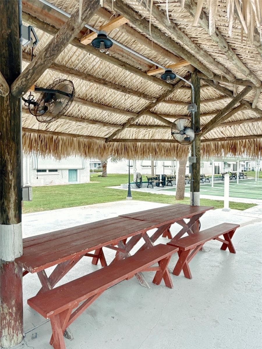 Community pavilion - 5357 81ST ST N #15, ST PETERSBURG