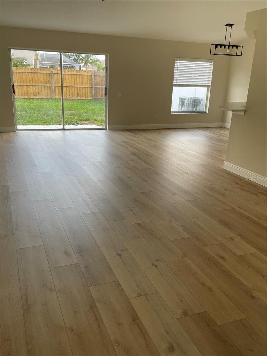 Single Family Residence at SOUTH POINTE PH 2A 2B, RIVERVIEW, photo 2 of 9