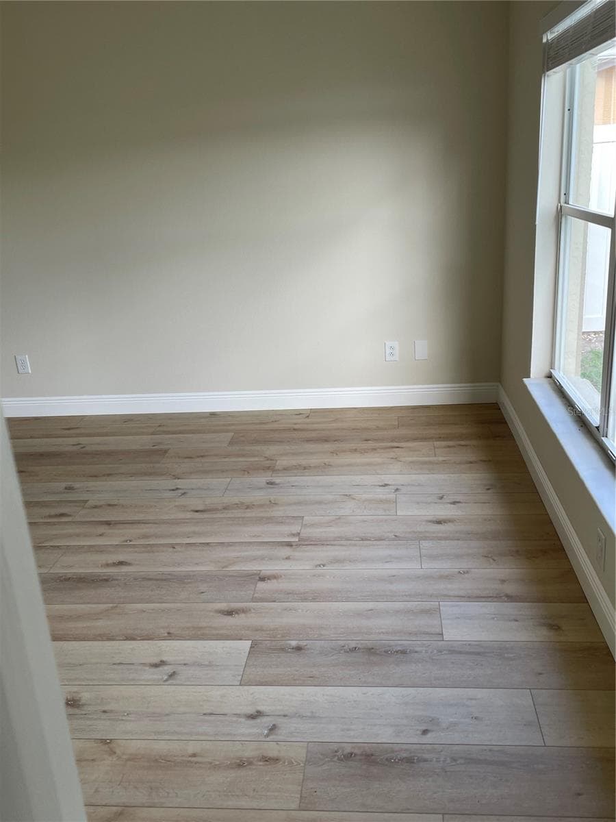 Single Family Residence at SOUTH POINTE PH 2A 2B, RIVERVIEW, photo 7 of 9