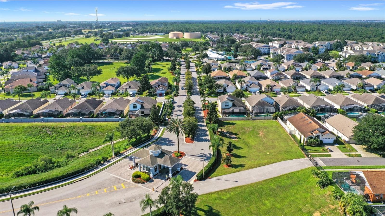 Front Entrance to community - 8055 KING PALM CIR, KISSIMMEE