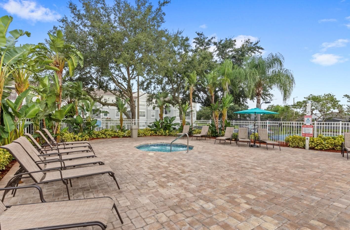 Hot Tub - 8055 KING PALM CIR, KISSIMMEE
