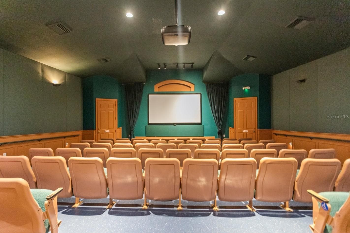 Movie Theater - 8055 KING PALM CIR, KISSIMMEE