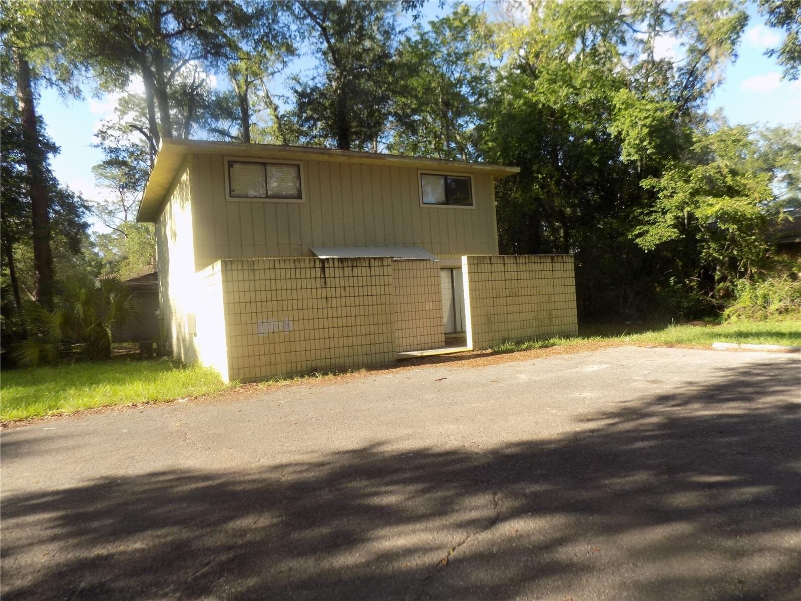 Duplex at 713 SW 69 ST, GAINESVILLE, photo 2 of 42