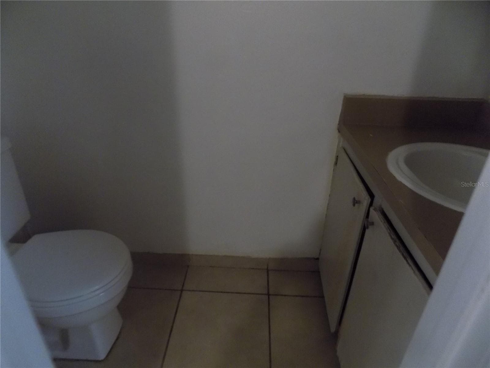 B toilet downstairs - 713 SW 69 ST, GAINESVILLE