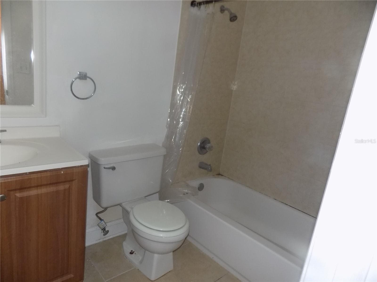 B bathroom upstairs - 713 SW 69 ST, GAINESVILLE
