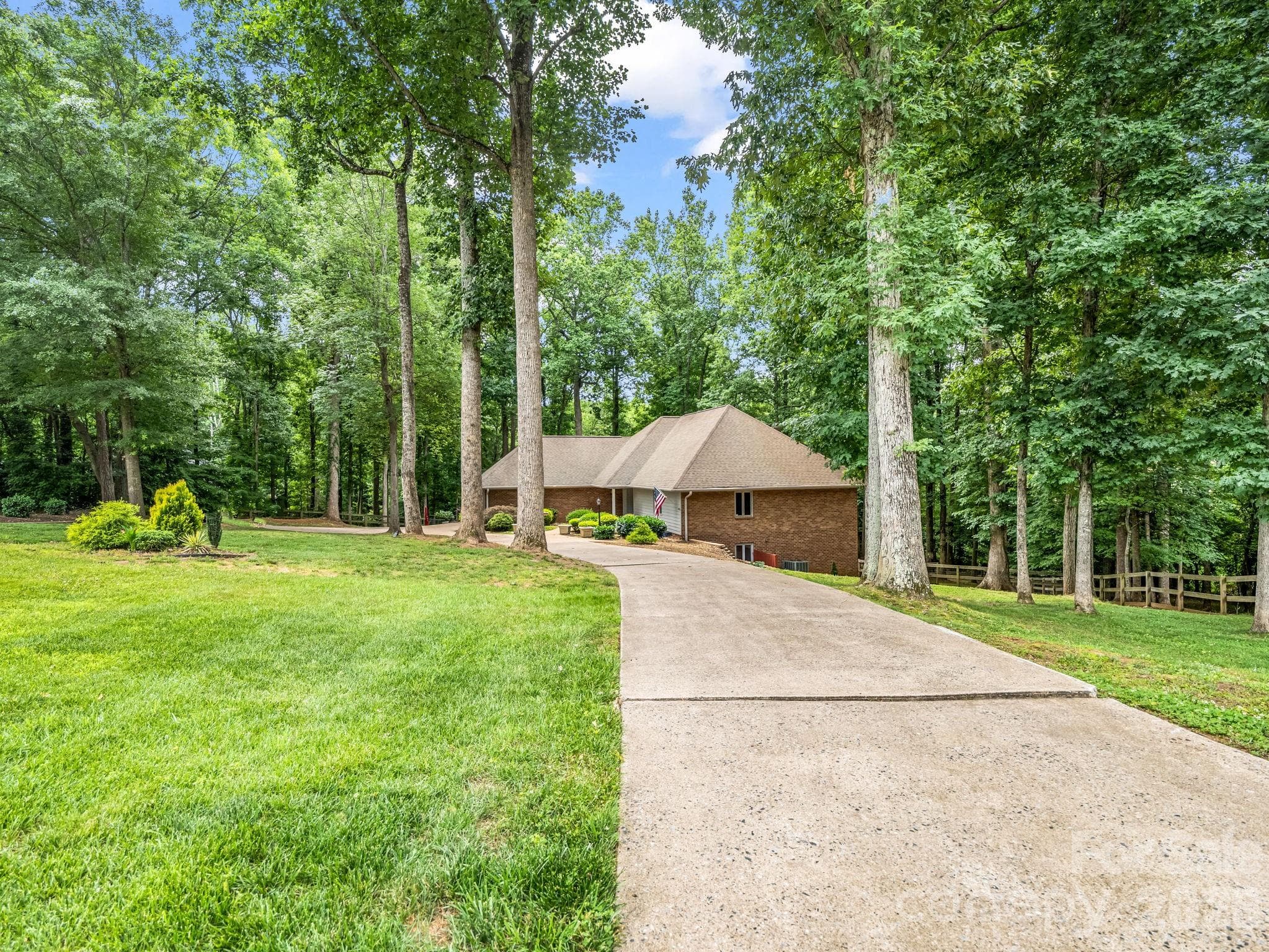 Circular driveway, house set back from the street - Shelby