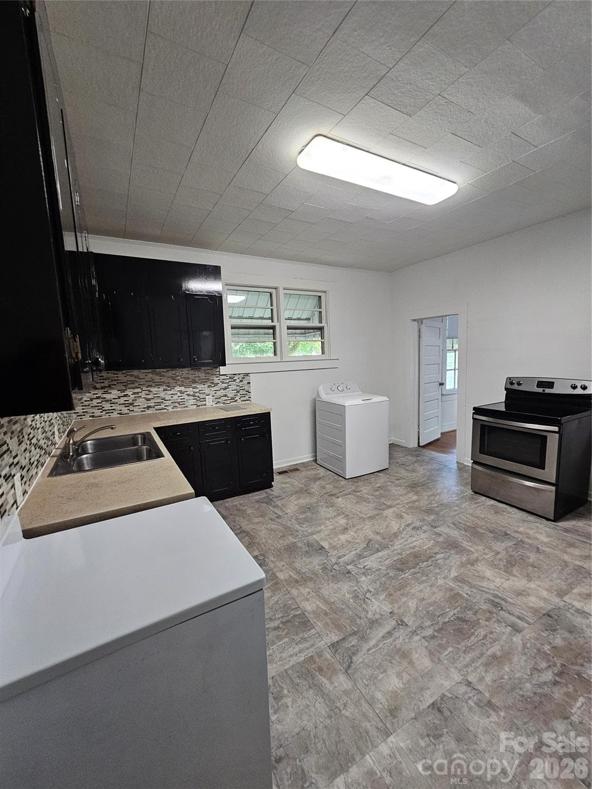 Kitchen - 1129 W 5th Avenue, Gastonia