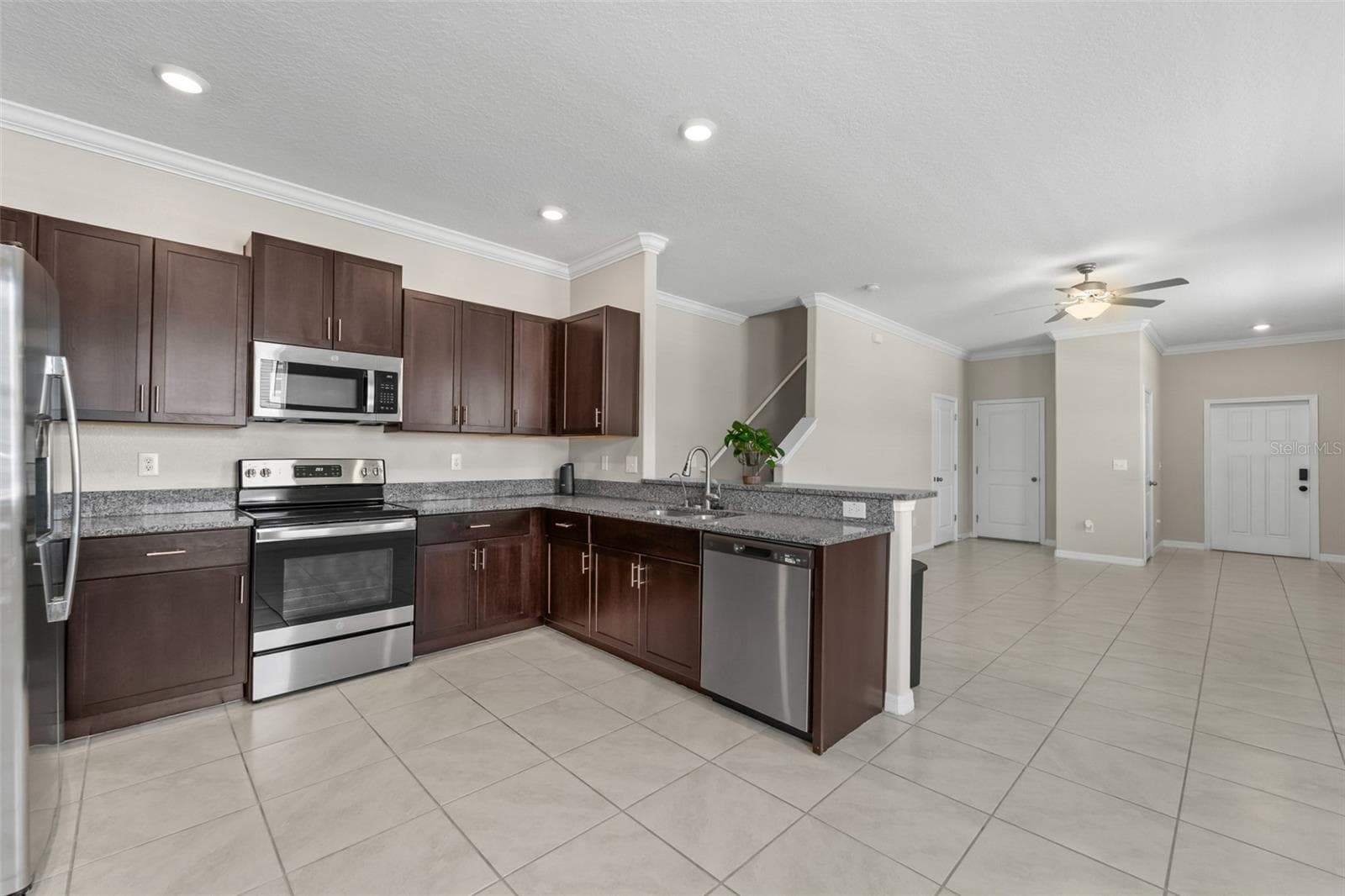 Townhouse at 2188 CERULEAN SKY DR, LUTZ, photo 4 of 35