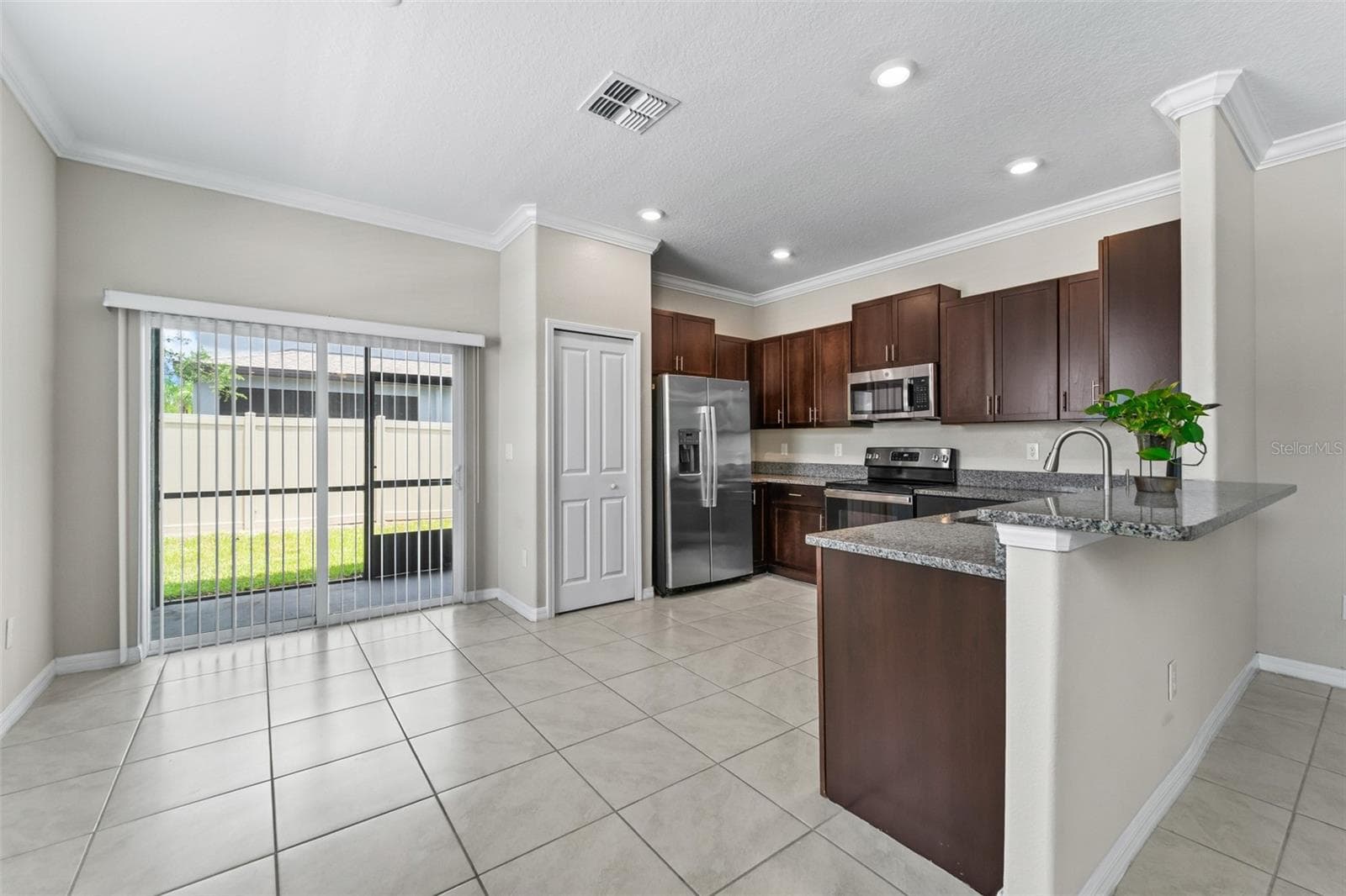 Townhouse at 2188 CERULEAN SKY DR, LUTZ, photo 7 of 35