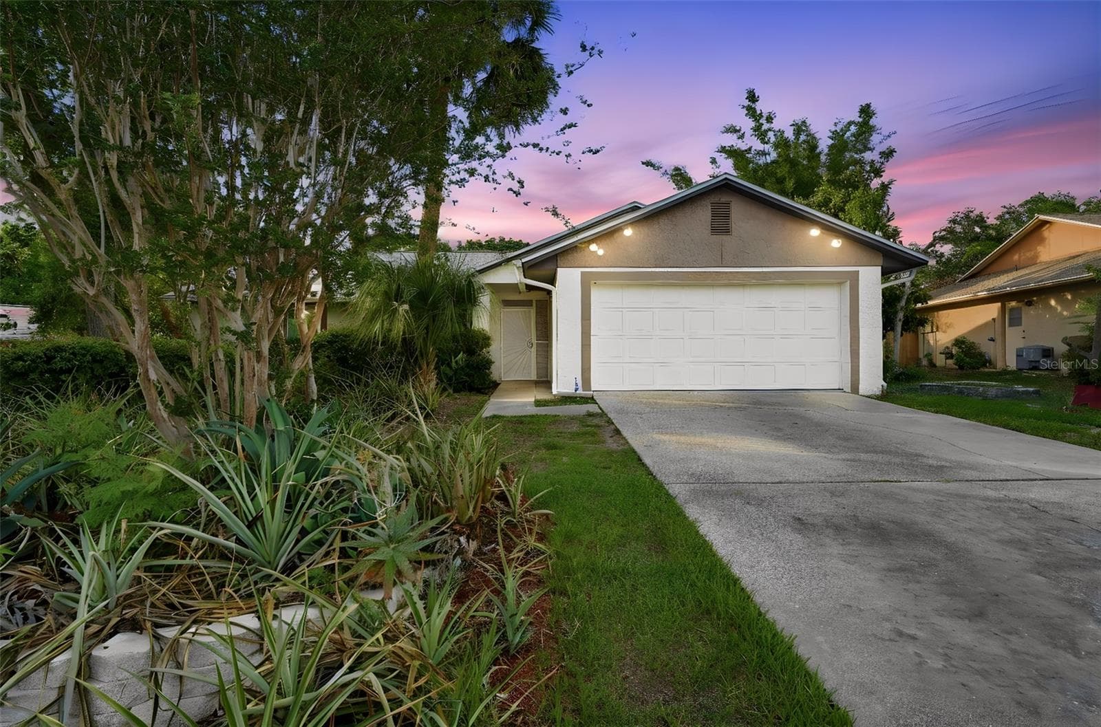 Single Family Residence at 8423 BERMUDA DUNES DR, ORLANDO, photo 2 of 53