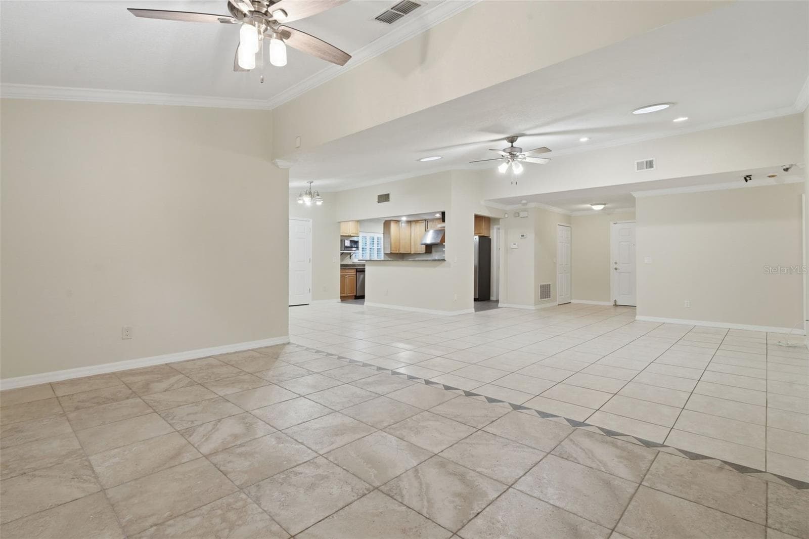 Single Family Residence at 8423 BERMUDA DUNES DR, ORLANDO, photo 7 of 53