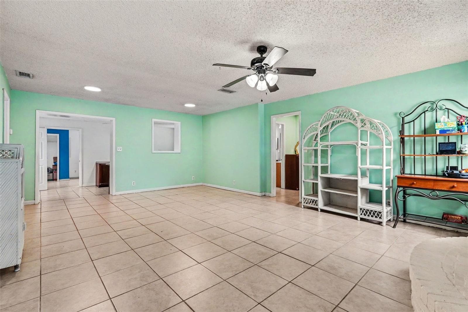 Single Family Residence at 7206 ALAFIA DR, RIVERVIEW, photo 4 of 27