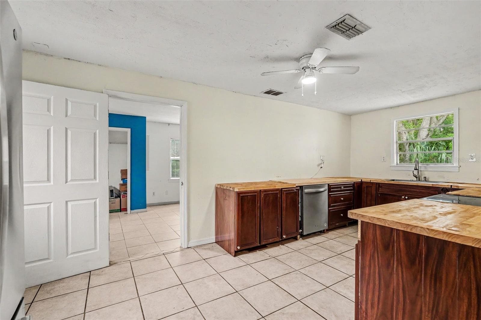 Single Family Residence at 7206 ALAFIA DR, RIVERVIEW, photo 8 of 27